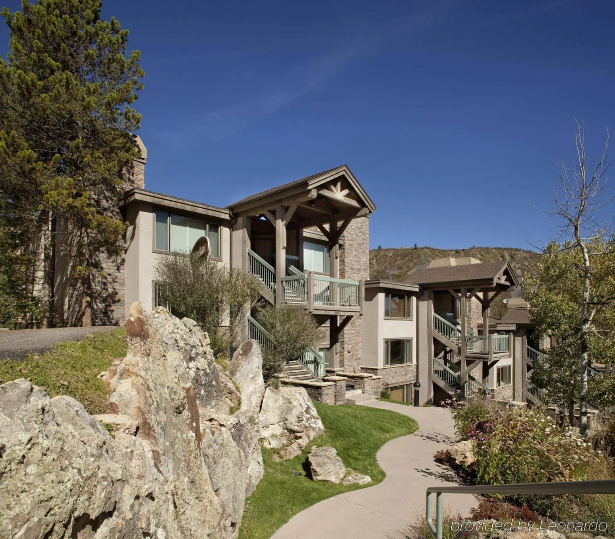 Tamarack Townhomes - CoralTree Residence Collection