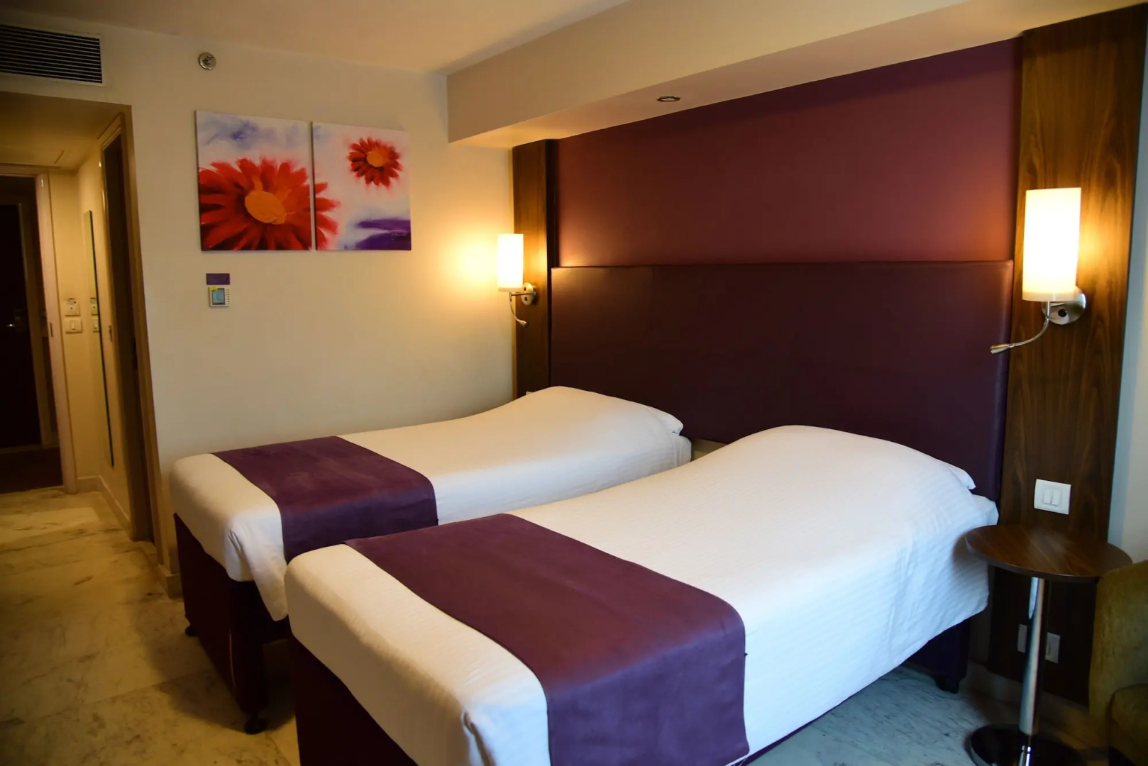 Caspia Hotel New Delhi Shalimar Bagh