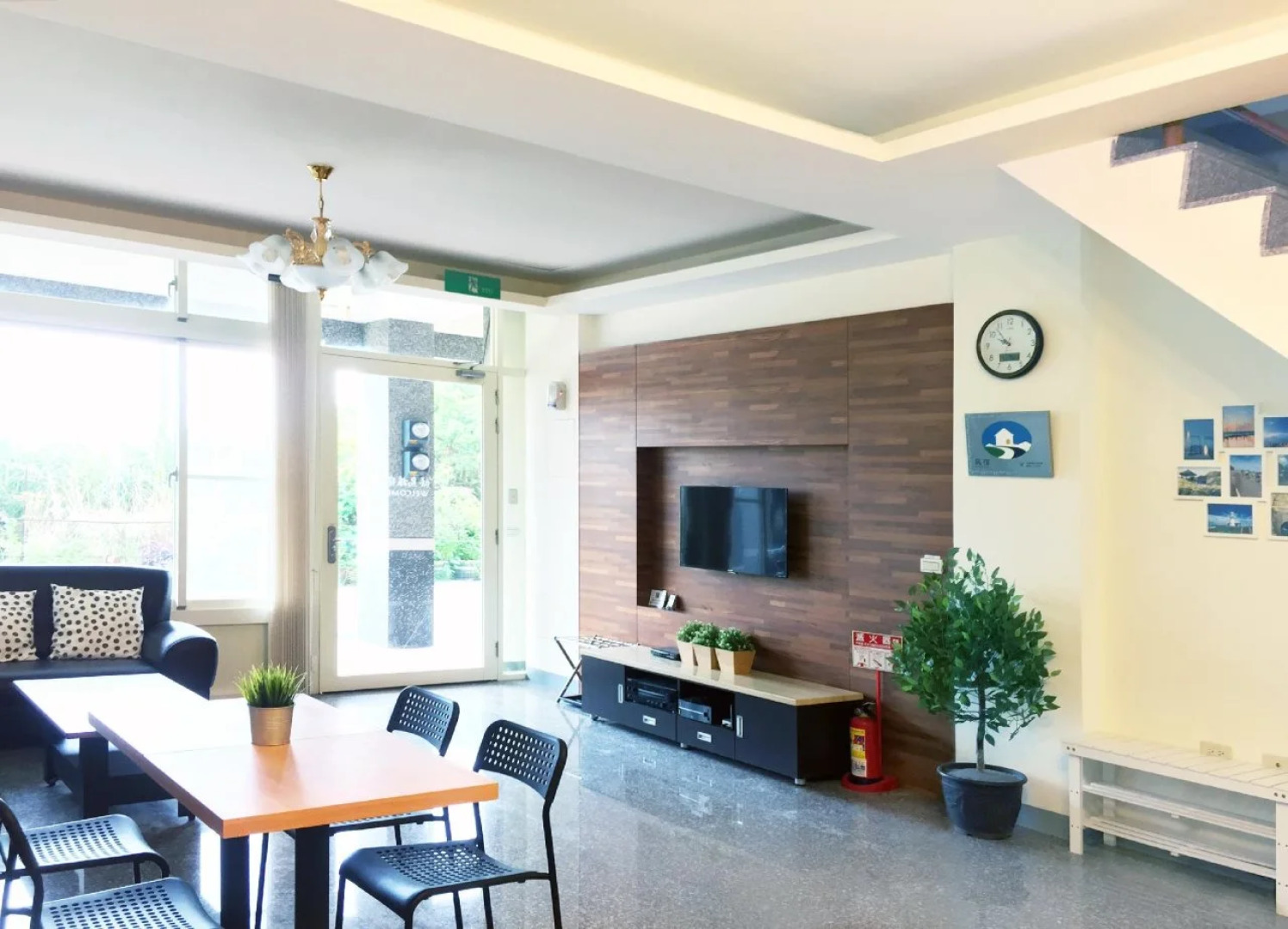 Migratory Birds Hotel