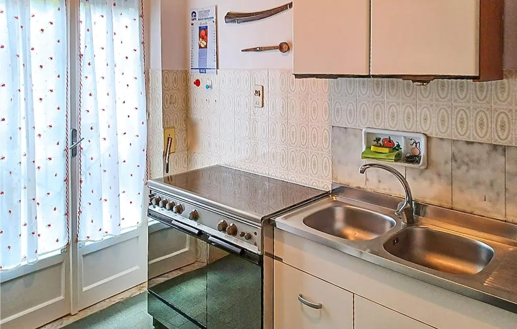 Stunning Home in Villa San Giovanni With 4 Bedrooms and Wifi