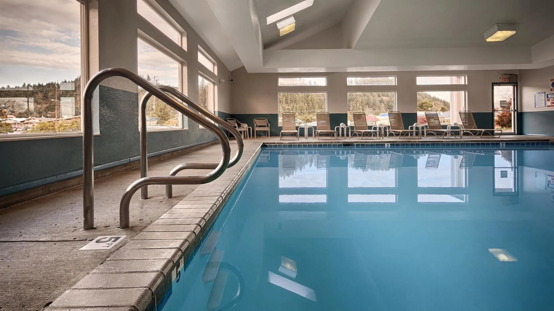 Best Western Salbasgeon Inn & Suites Of Reedsport