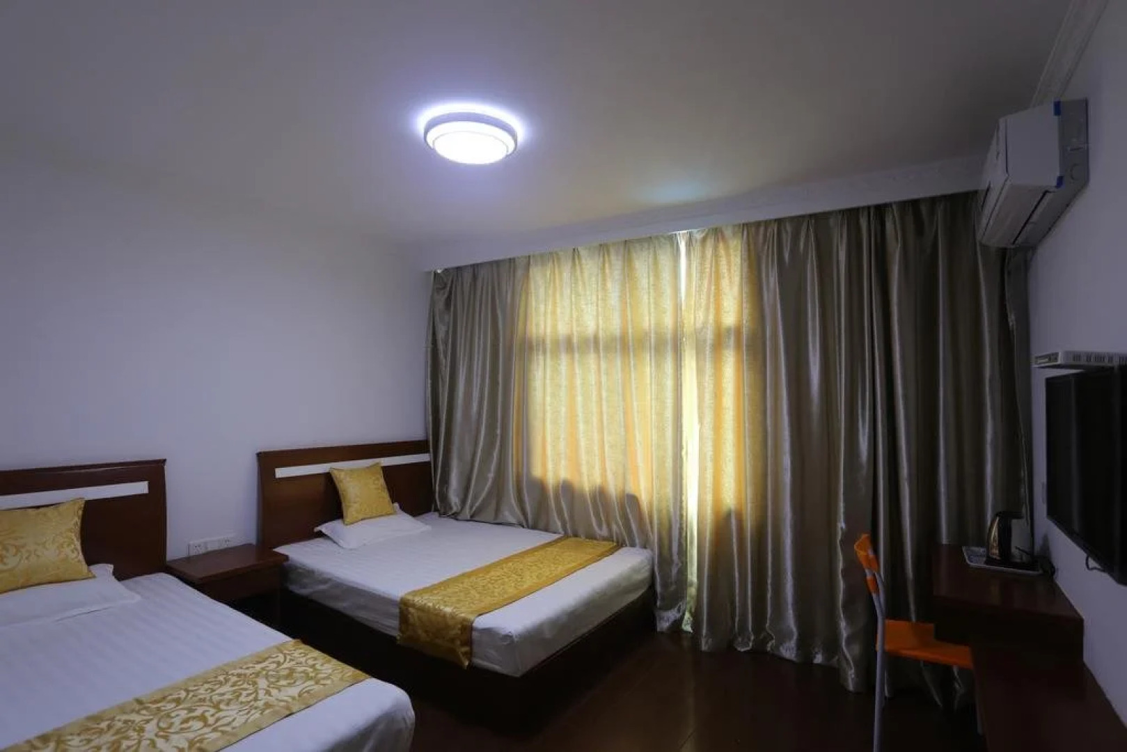 Shengsi Hai Le Zhi Jia Hotel