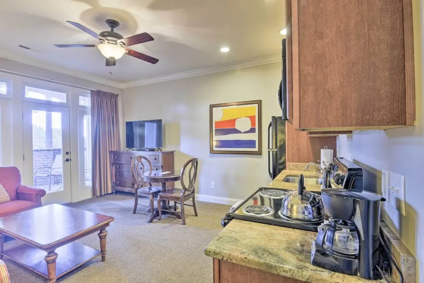 Resort-style Condo on Golf Course w/ Private Pool!