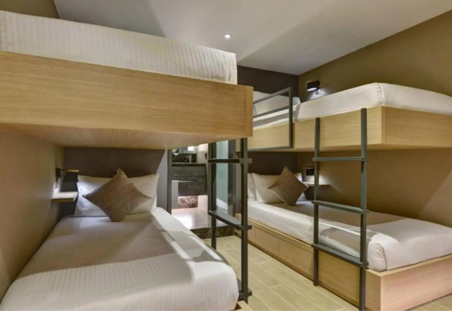 Private Resting Suite, Plaza Premium Lounge - Gateway@klia2