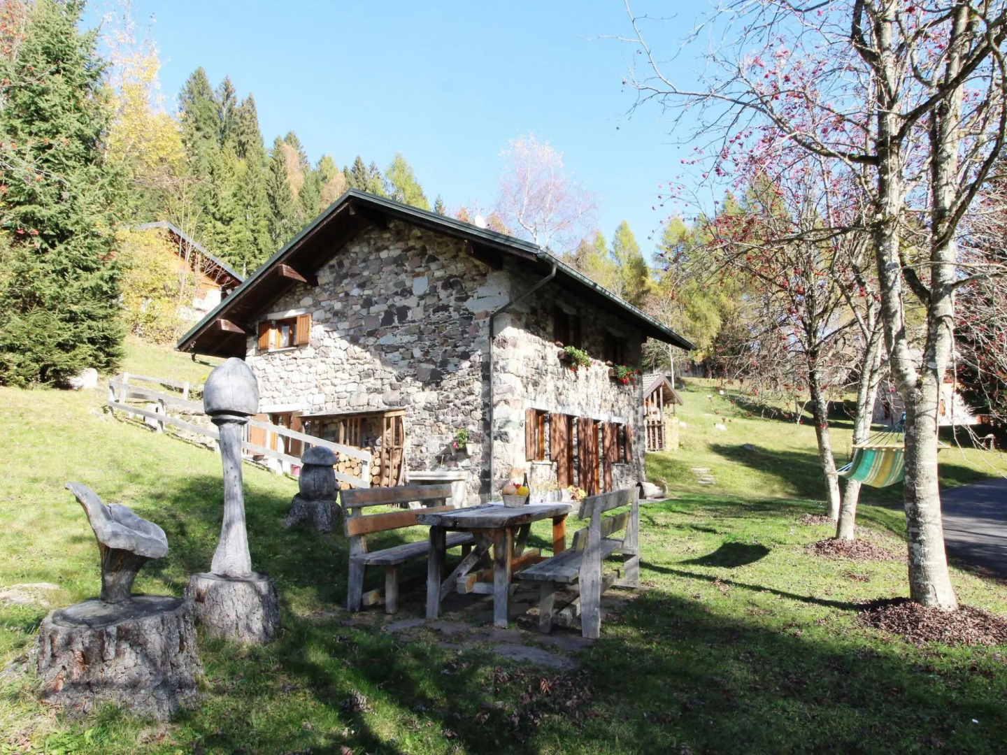 Wooden chalet in Pieve Tesino with garden