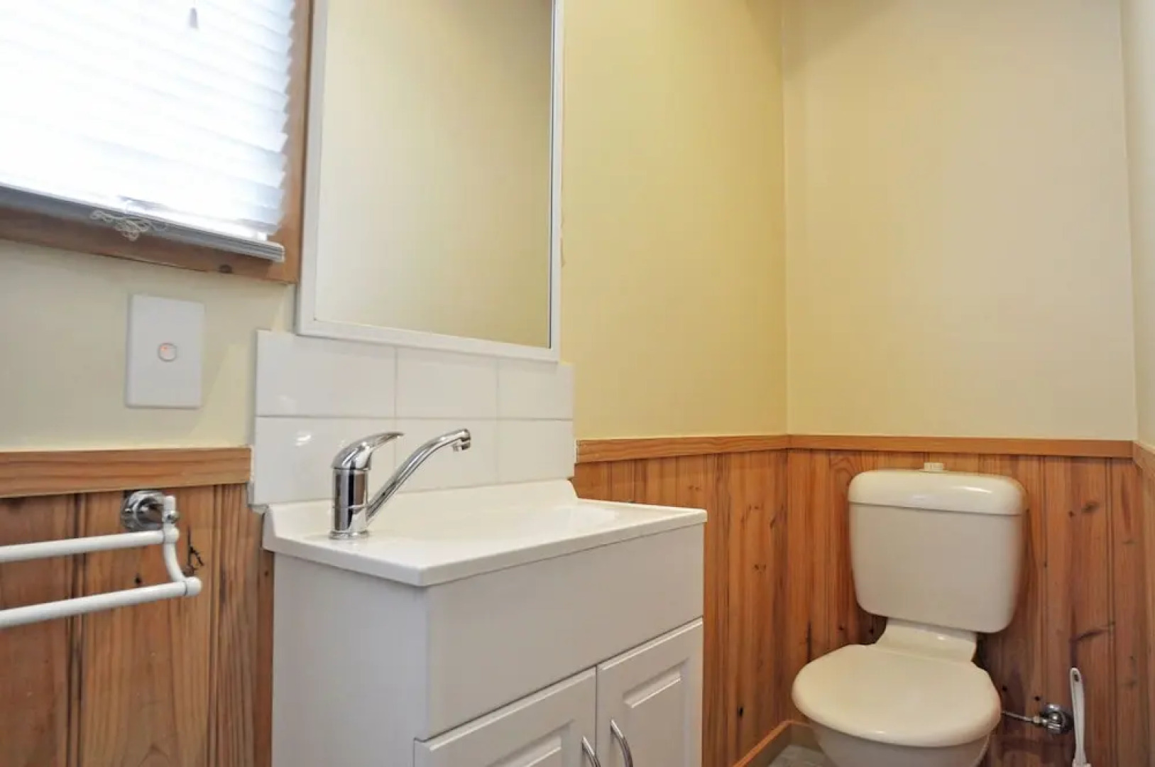 Archies Beachside Abode - Pet Friendly (Outside Only)