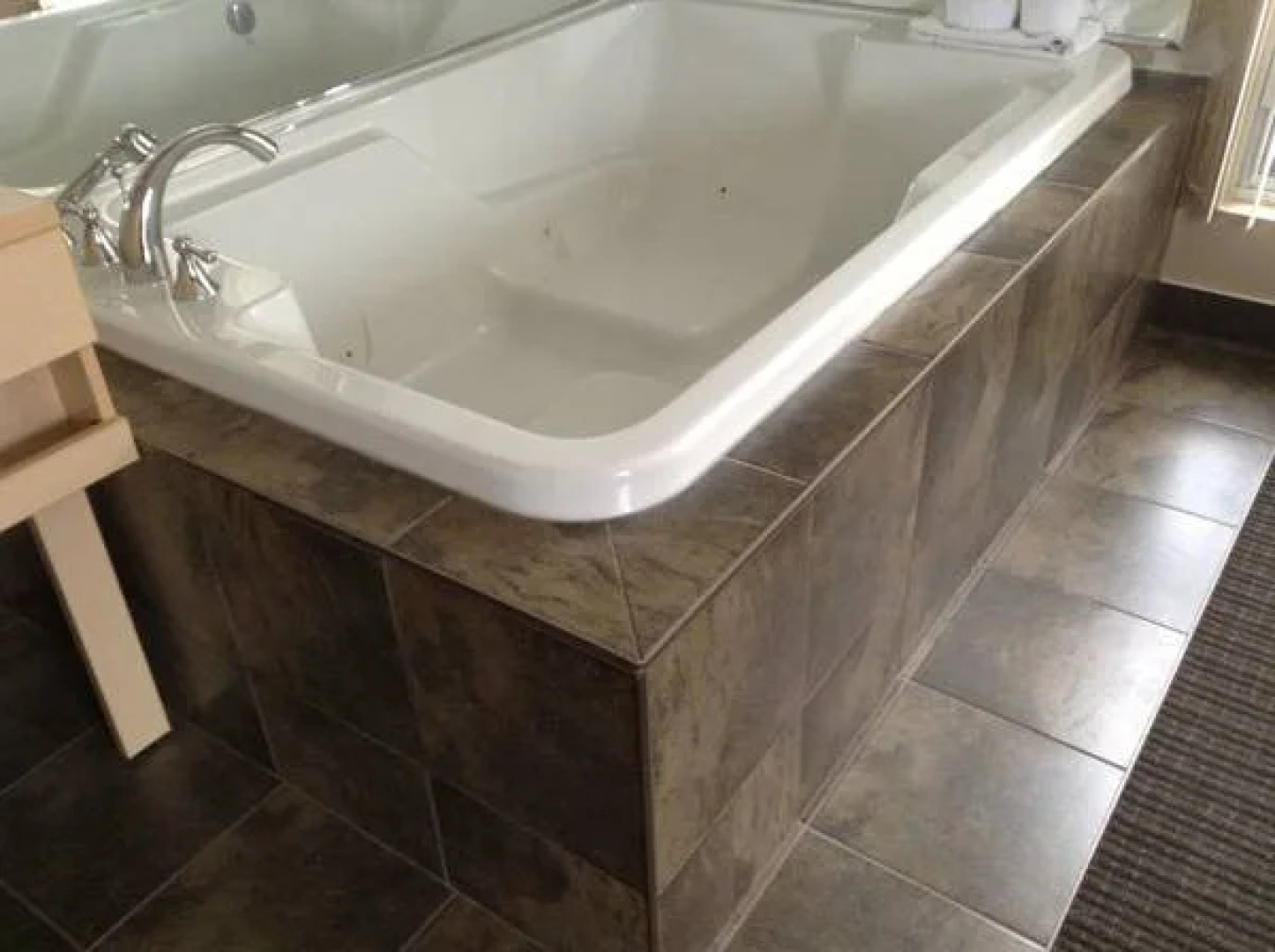 Falcon Motel Brossard