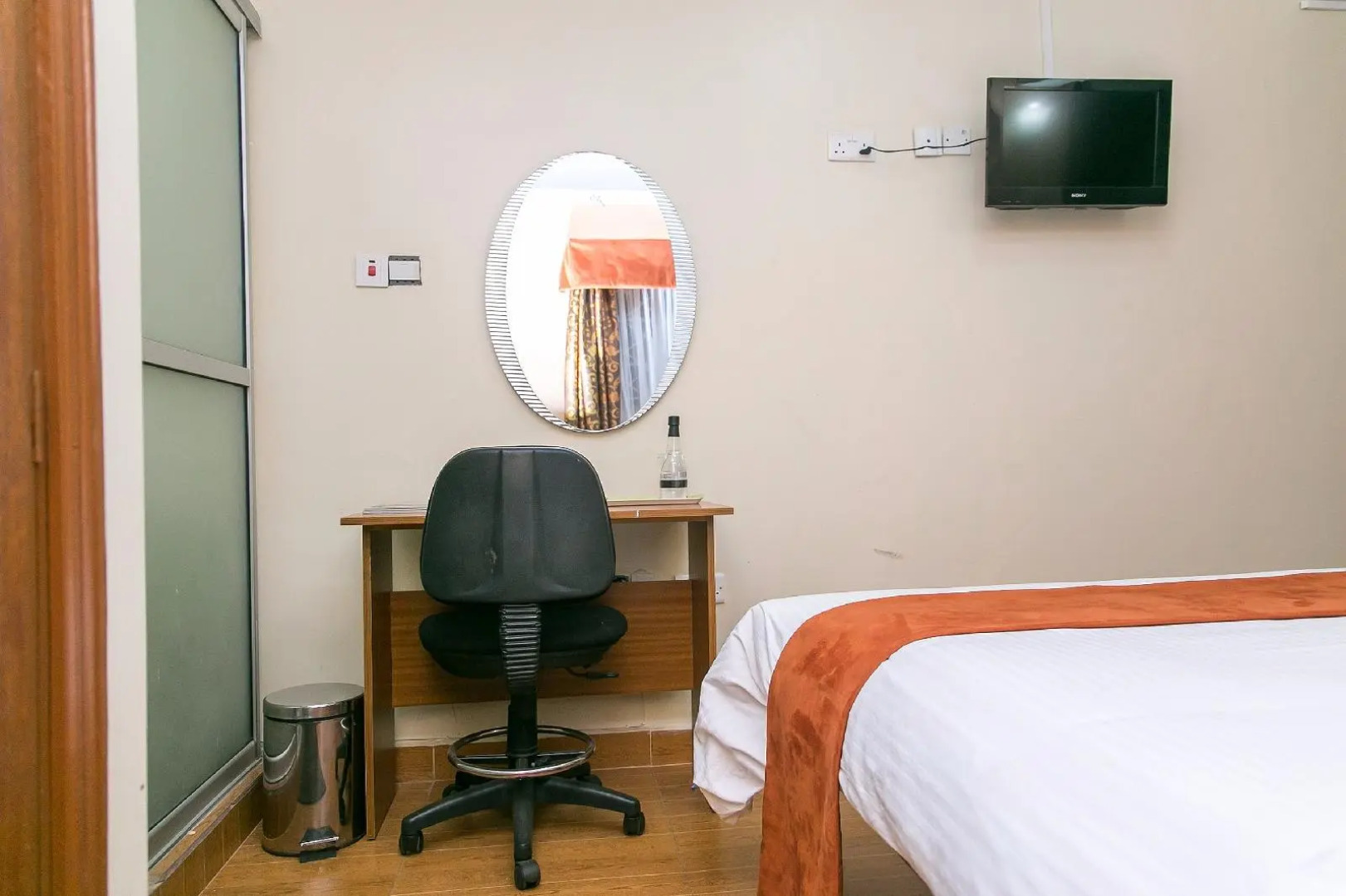 The Coconut Grill Hotel