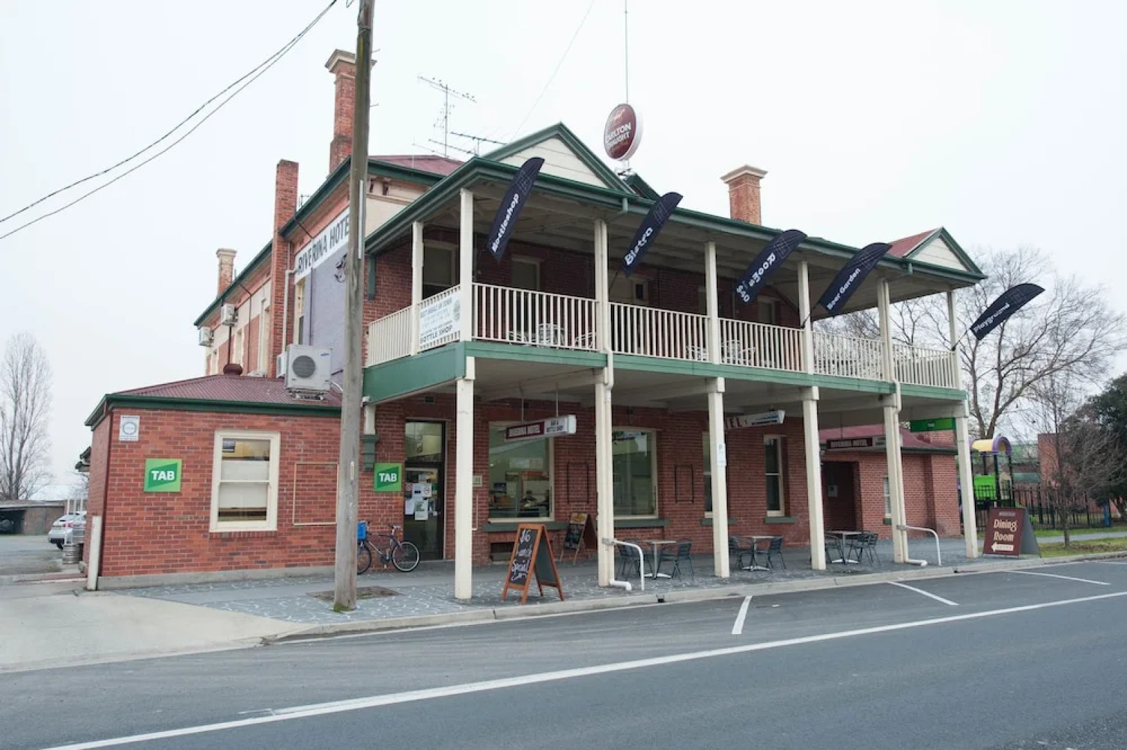 Riverina Hotel