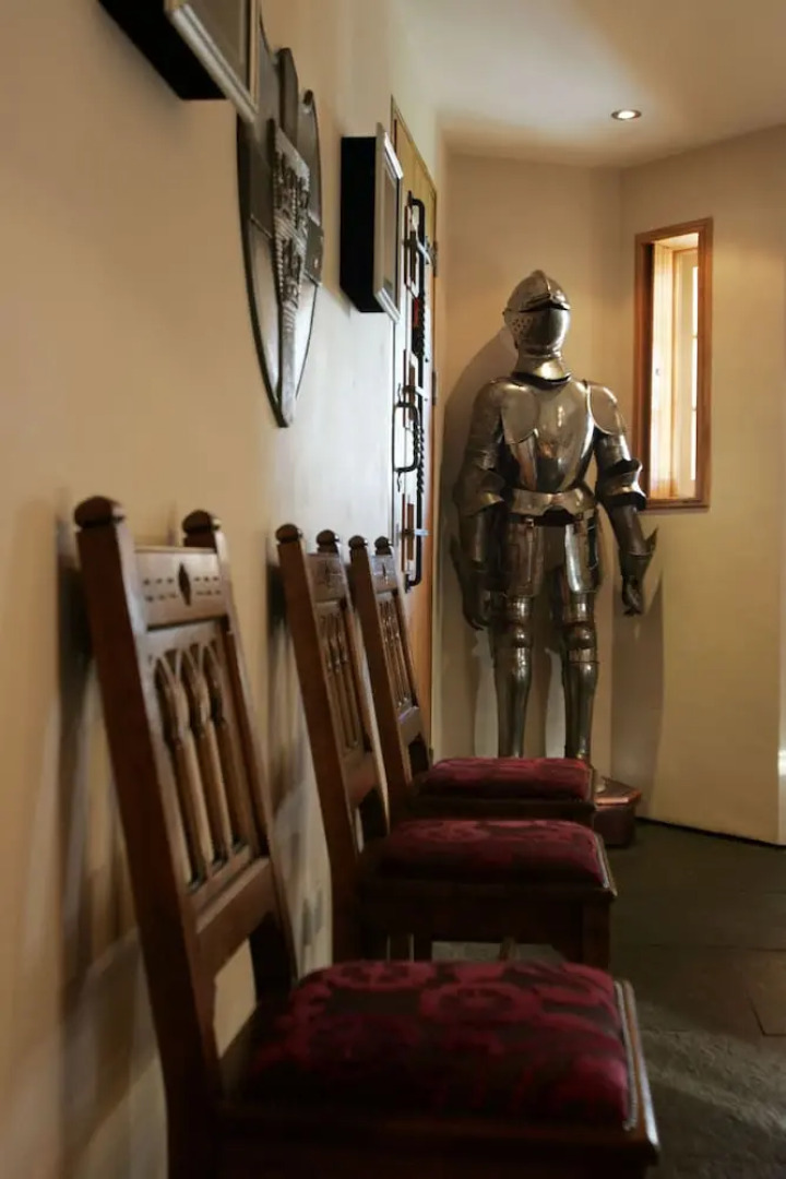 Glenskirlie House & Castle