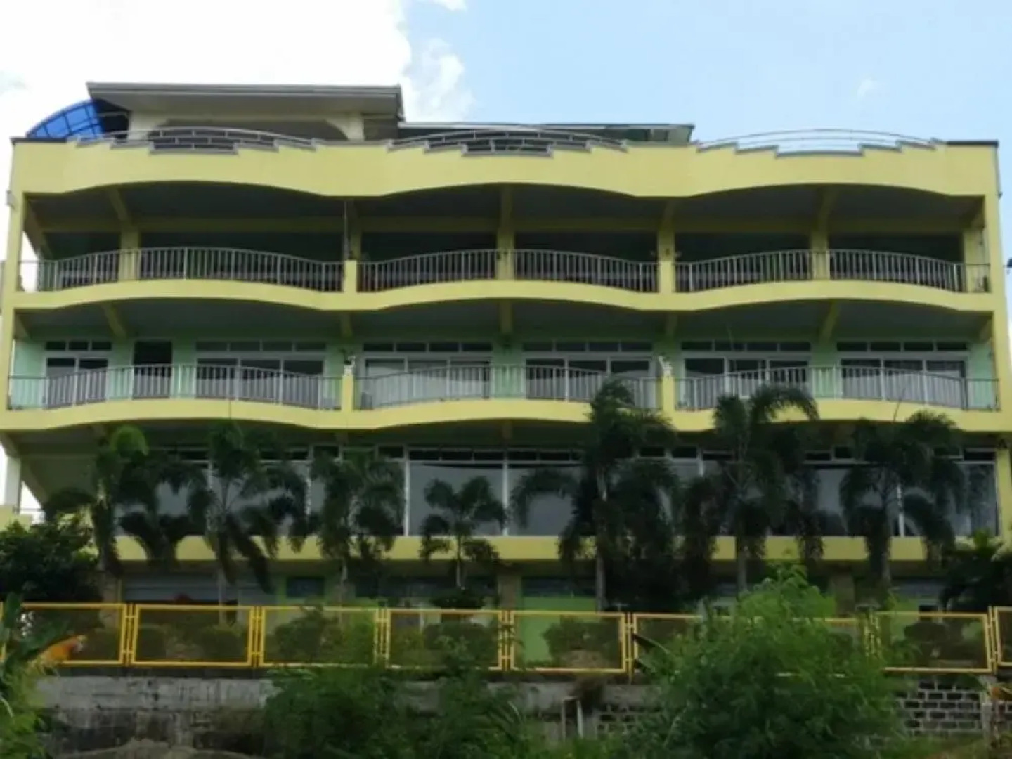 Sunset Bay View Subic Luxury Apartment