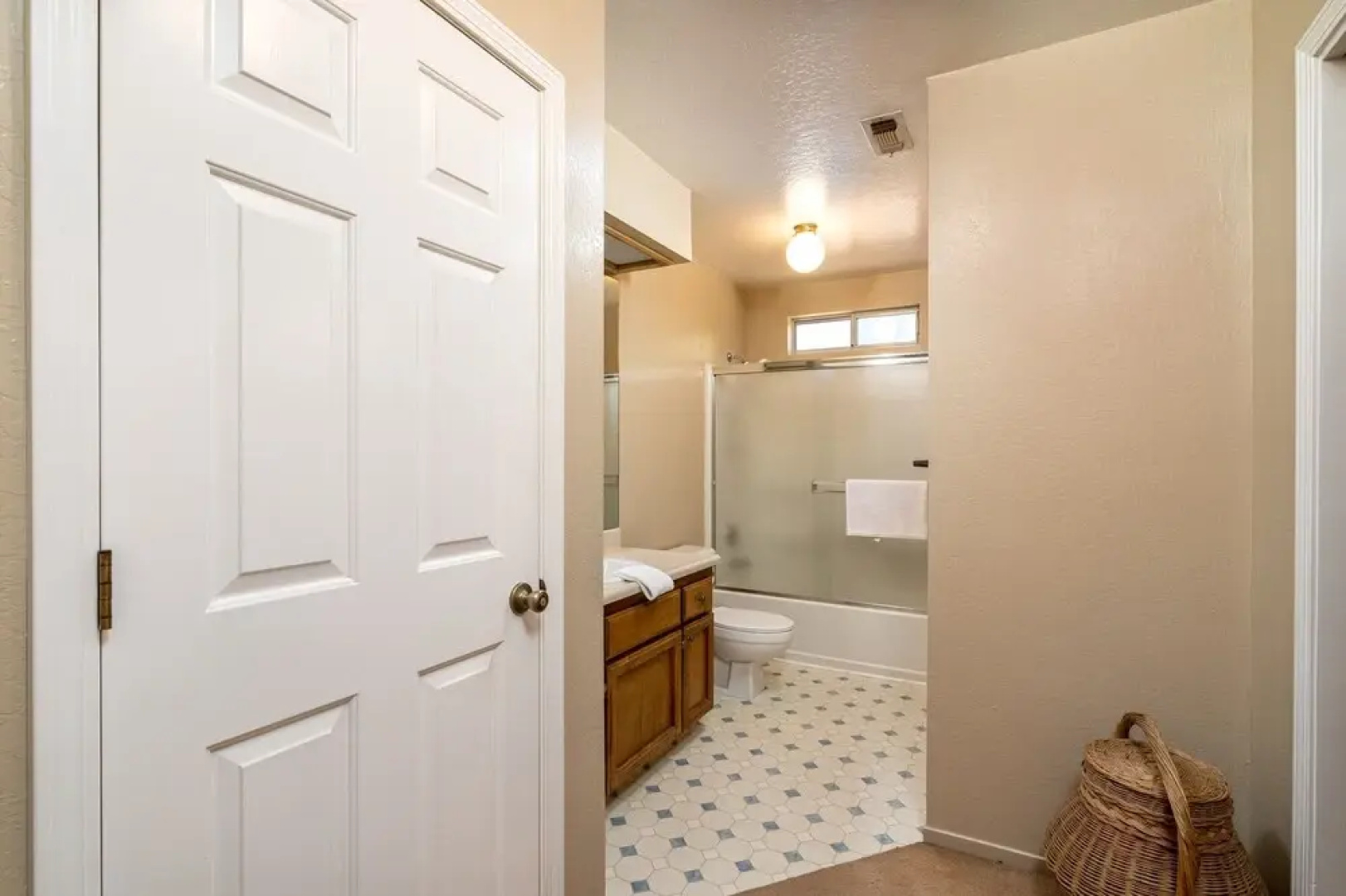 Wolf Den - Check out the Beach, Country Club, Golf Course Enjoy the Wifi, Central Heat and Air Conditioning. Near Yosemite by Redawning