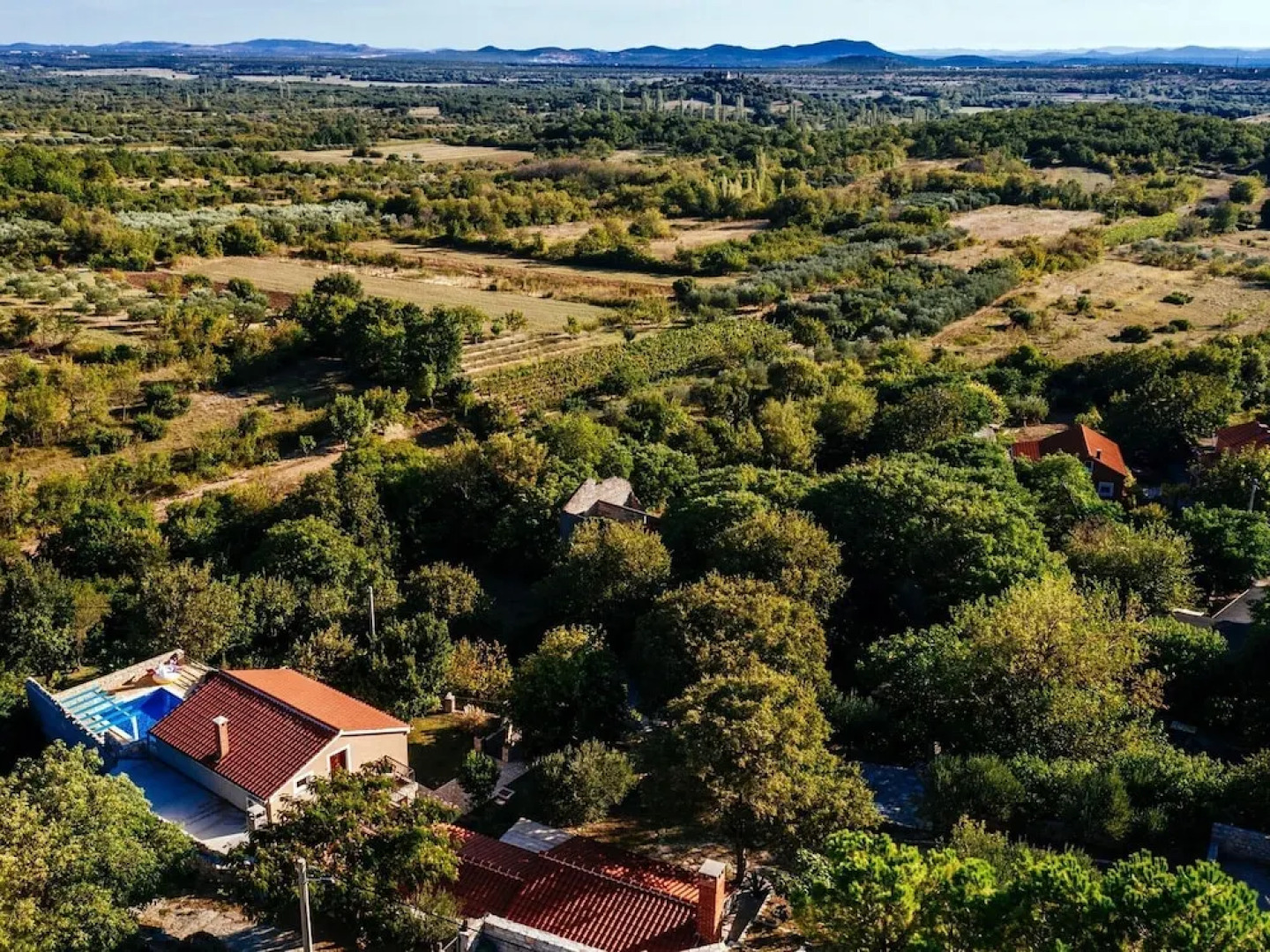 Lovely Holiday Home With Private Pool, Home Gym, Traditional Tavern, Stone BBQ