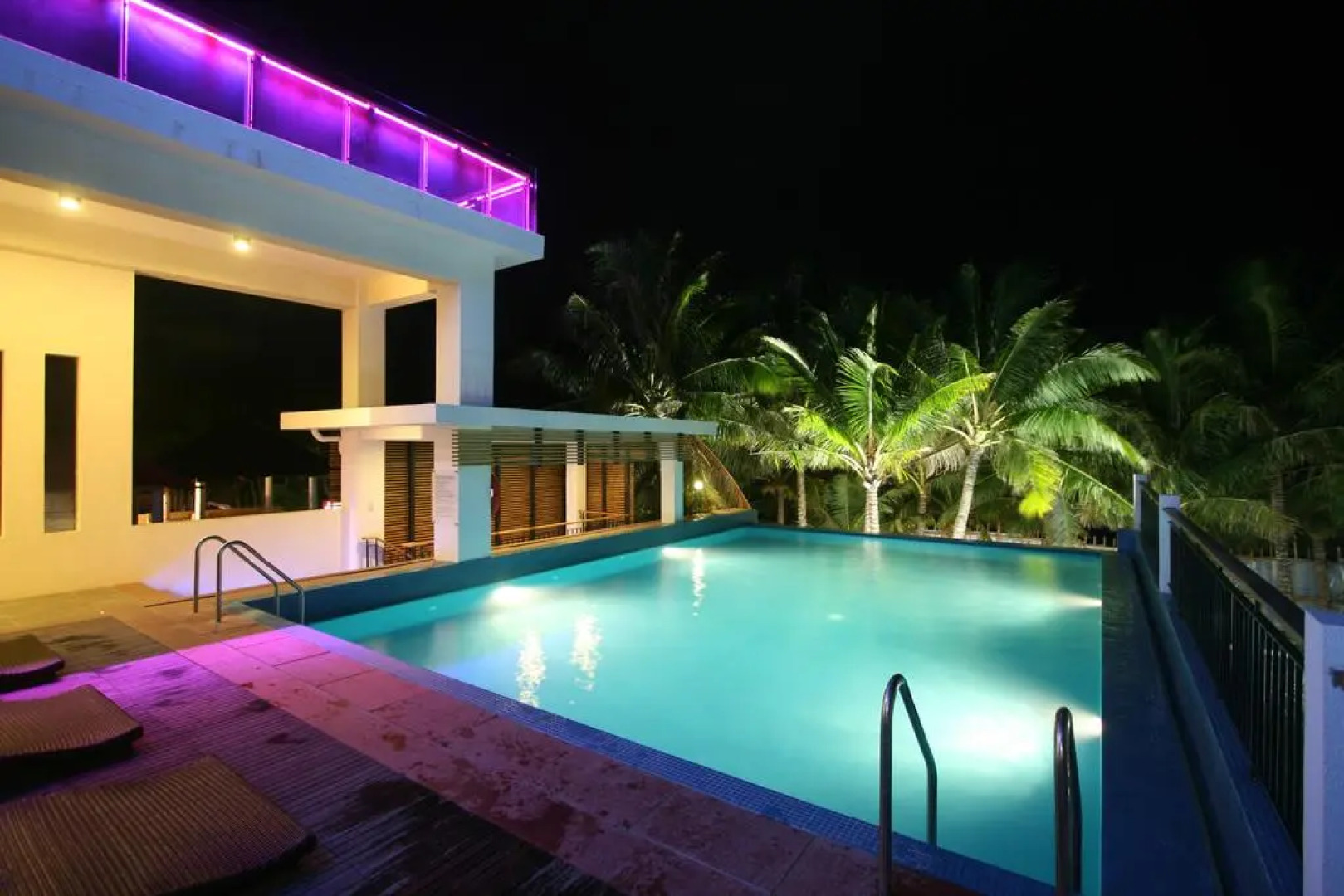 Crown Regency Courtyard Resort