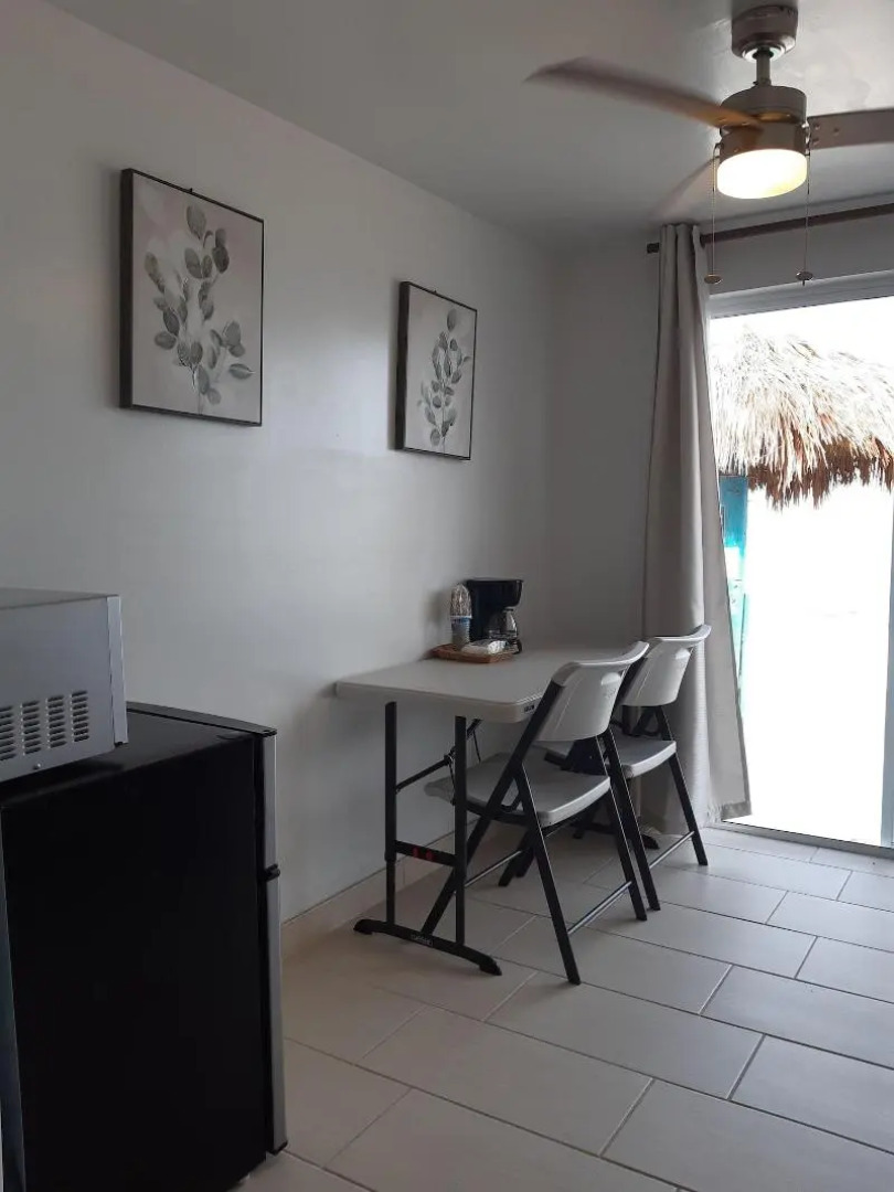 Seaside Hotel & Victor's RV Park