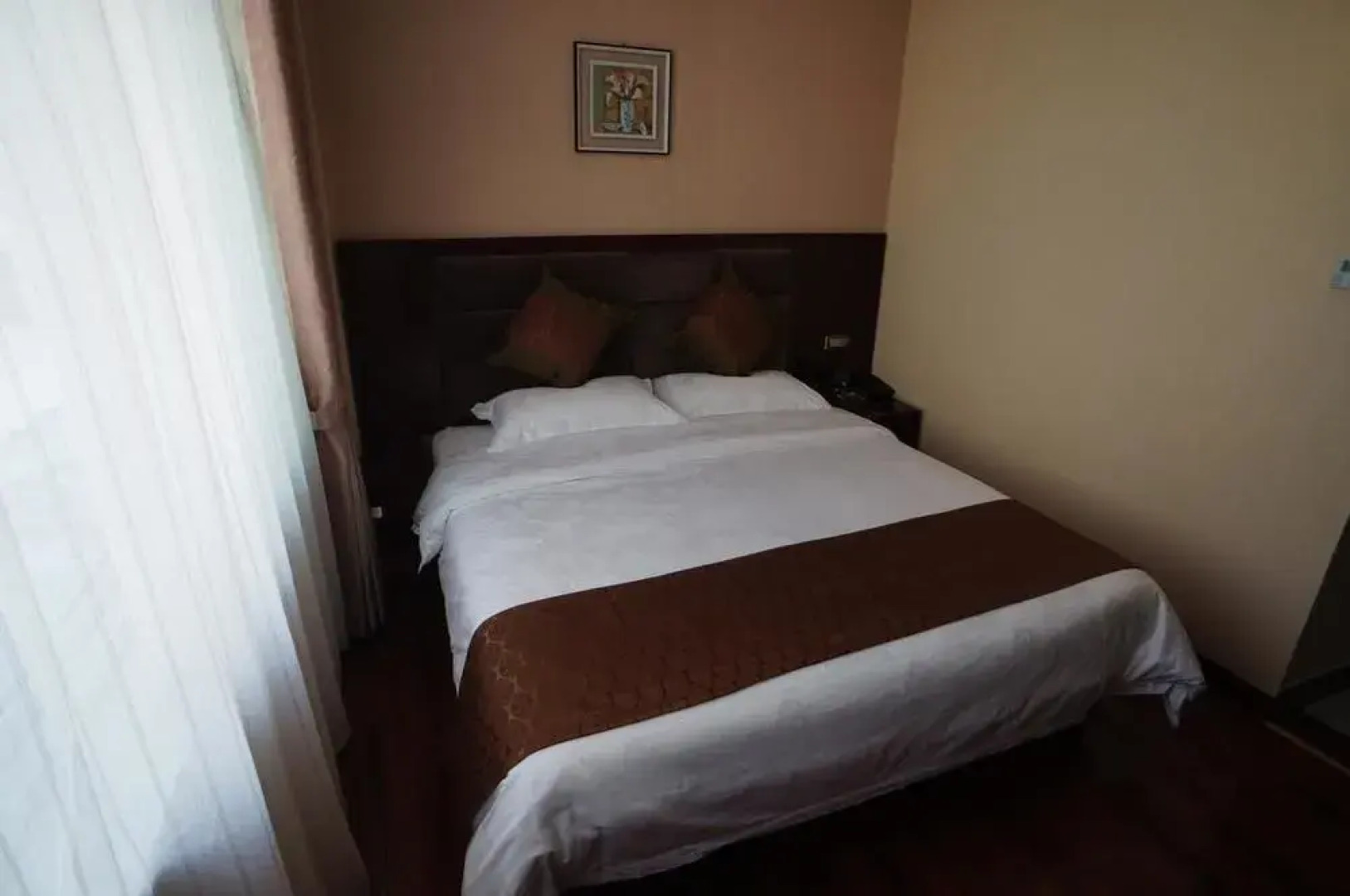 Sunshine Holiday Hotel