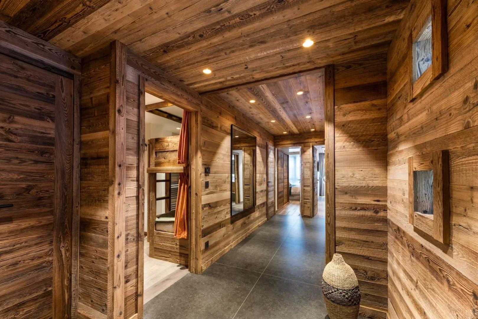 Alaska Lodge by Alpine resorts