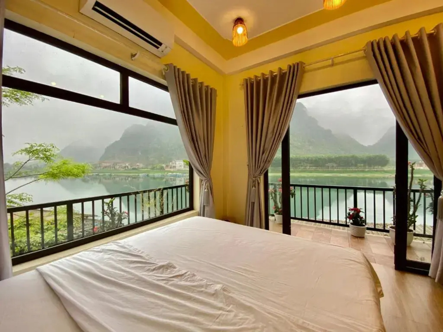 Phong Nha Coco Riverside Homestay