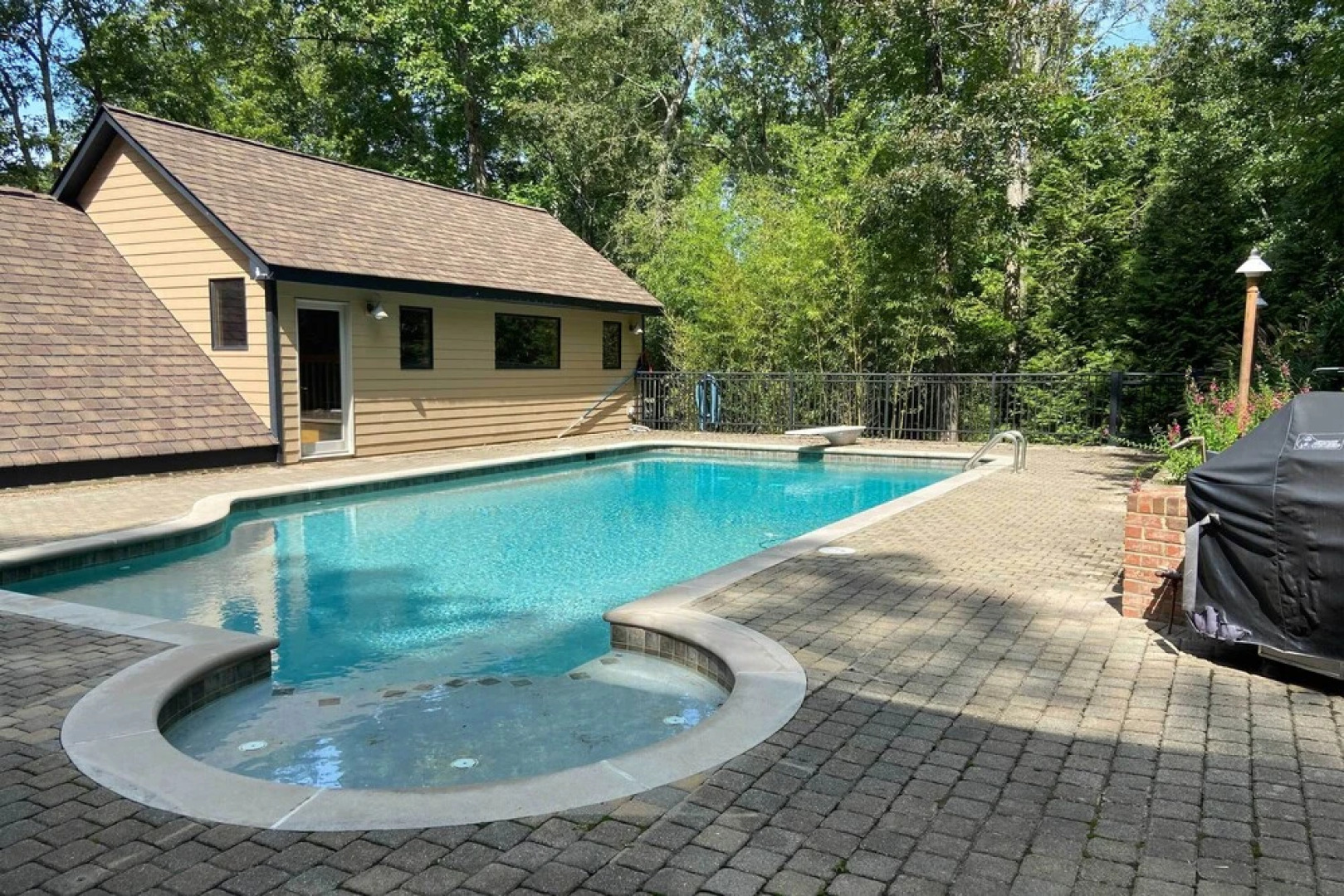 Nashville Area Family Getaway w/ Private Pool!