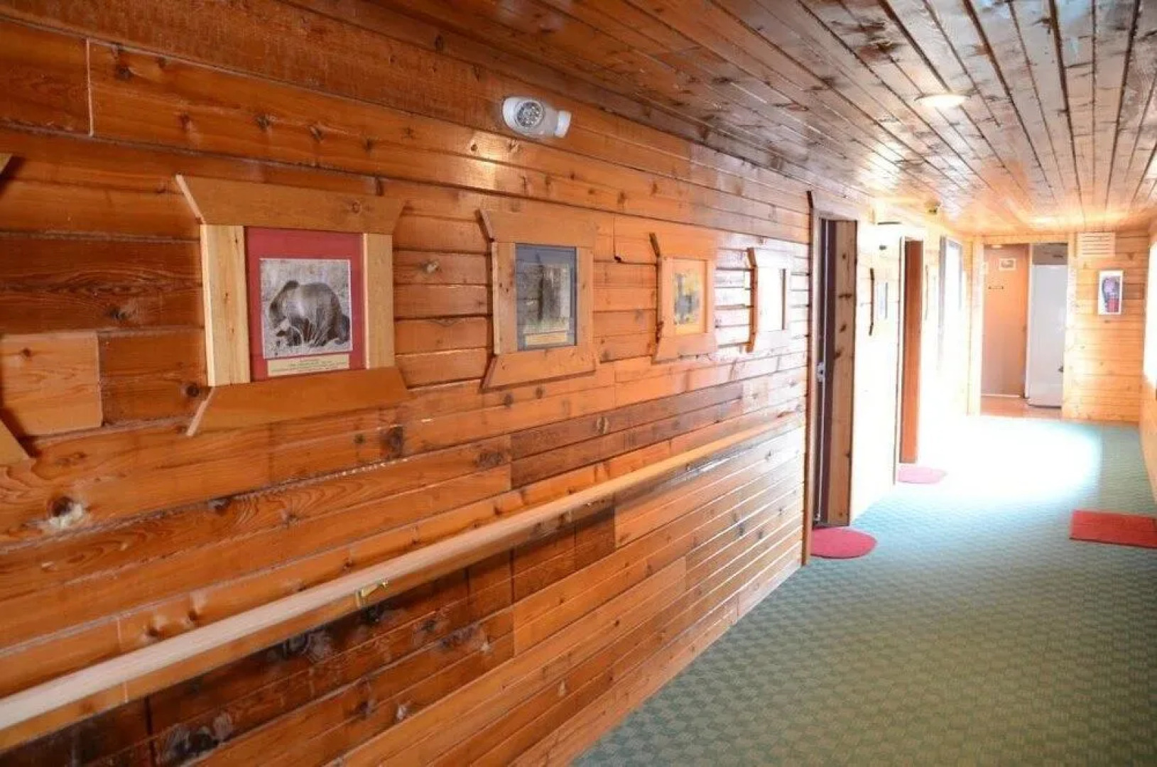 Livingston Inn - Historic