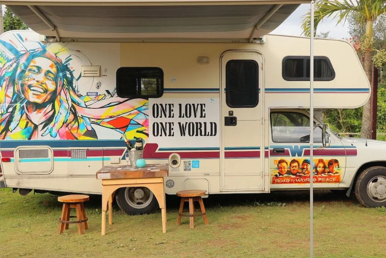 Cafe Bar & Hostel Go Me