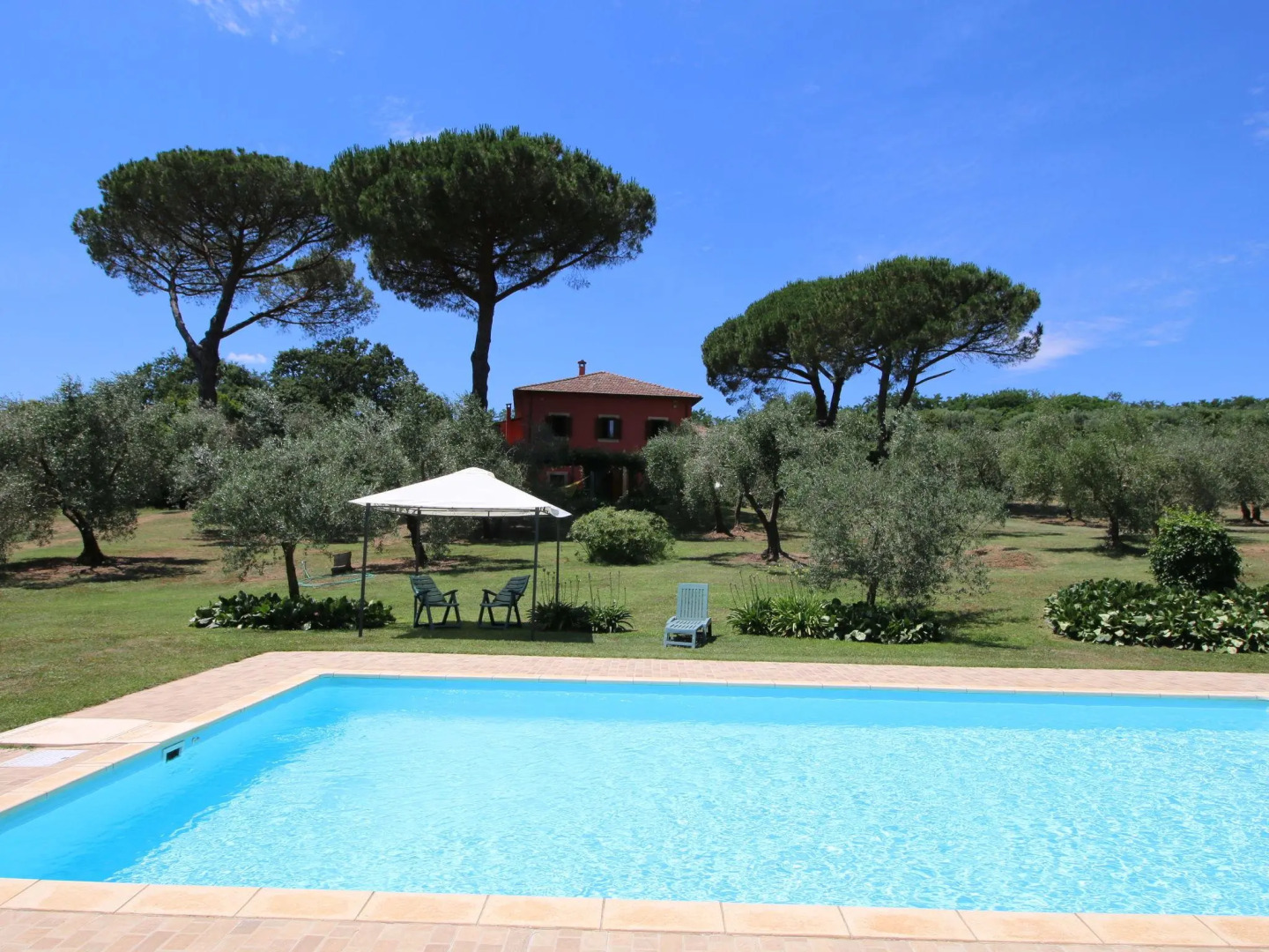 Stylish Apartment in Manziana with Swimming Pool