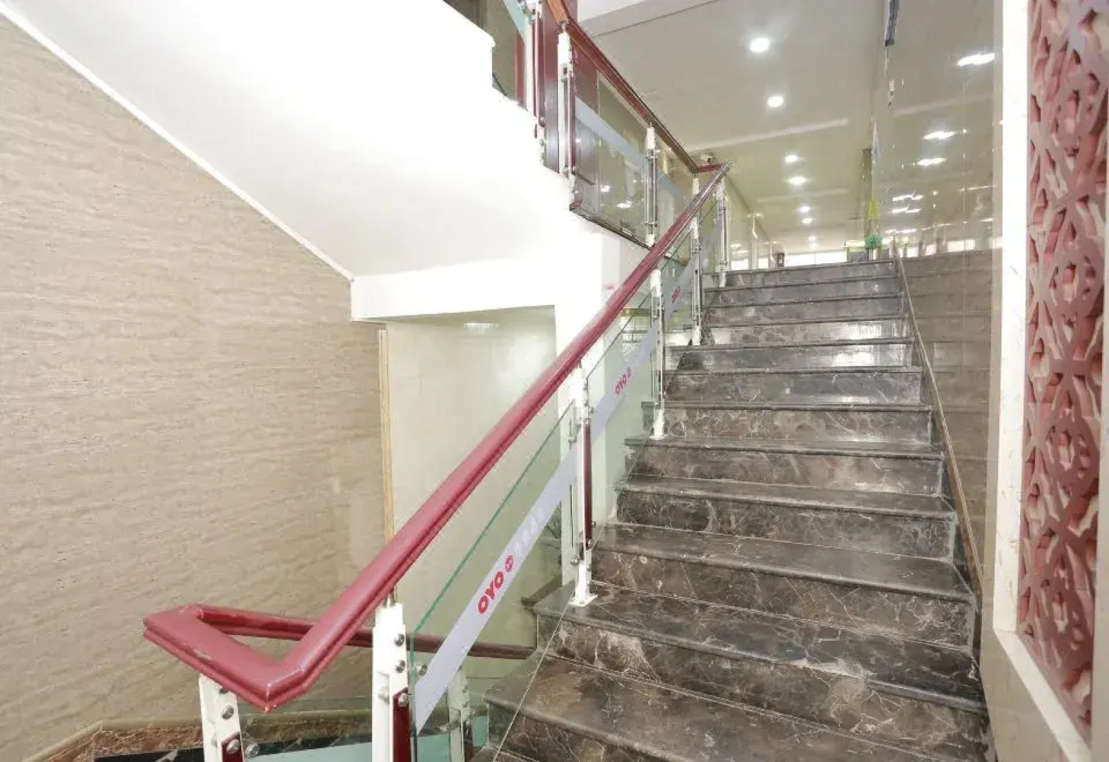 Huarong Apartment Hotel