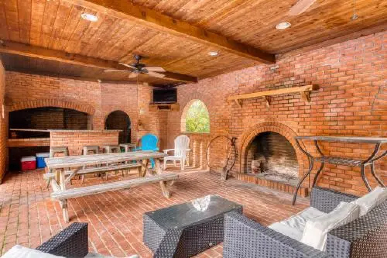 The Brooklyn Estate and Cottage