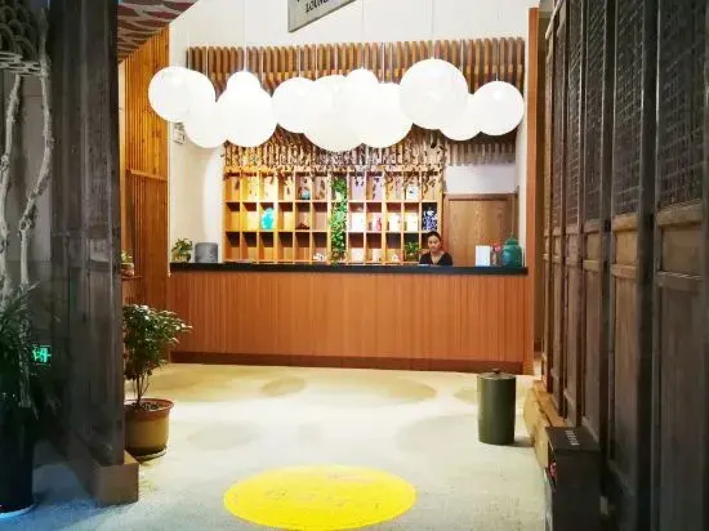 The Taibai Mountain Phoenix Spr Hotel