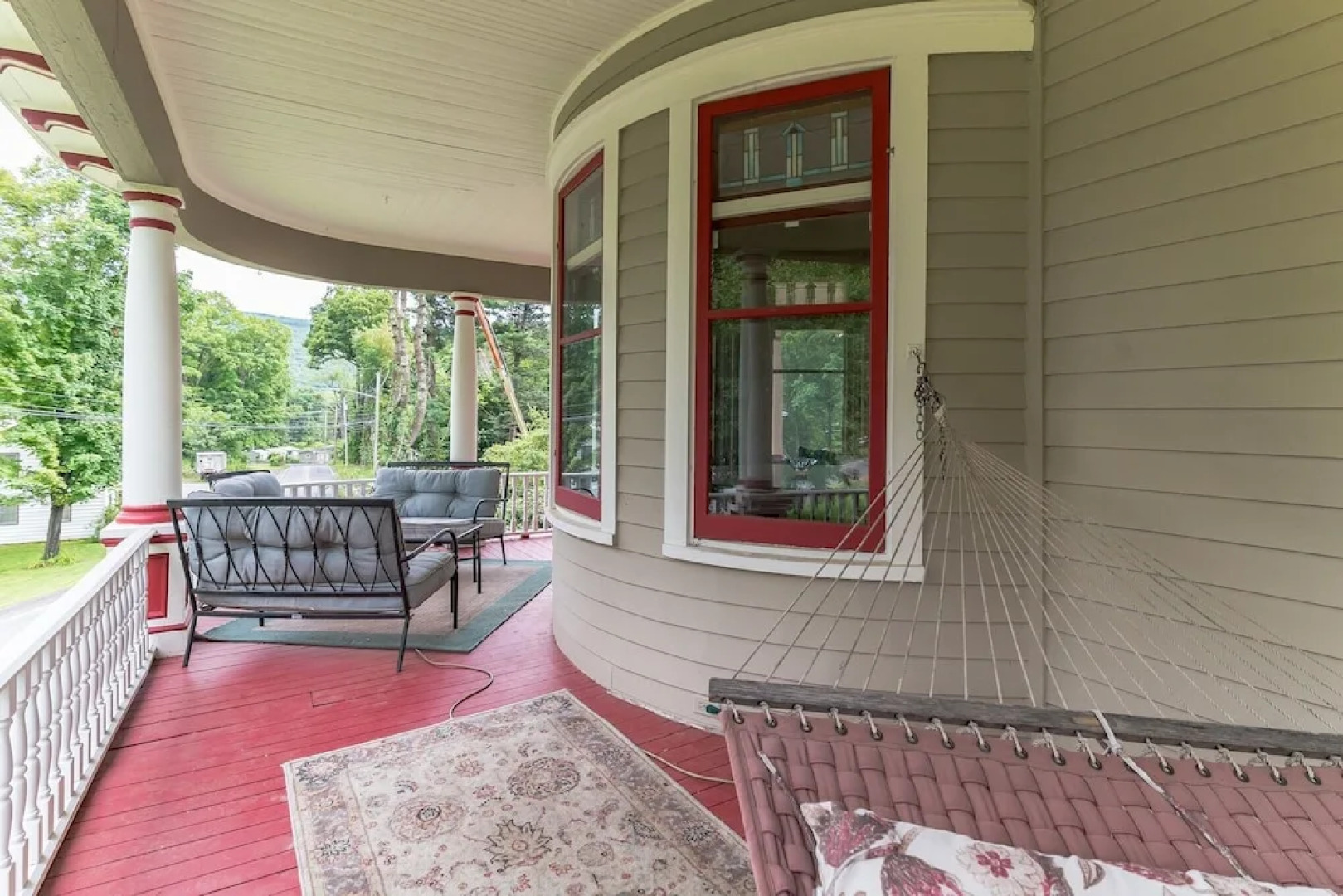 Spacious Victorian Home With Mountain Views And Lots Of Fun Extras!! 5 Bedroom Farmhouse by RedAwning