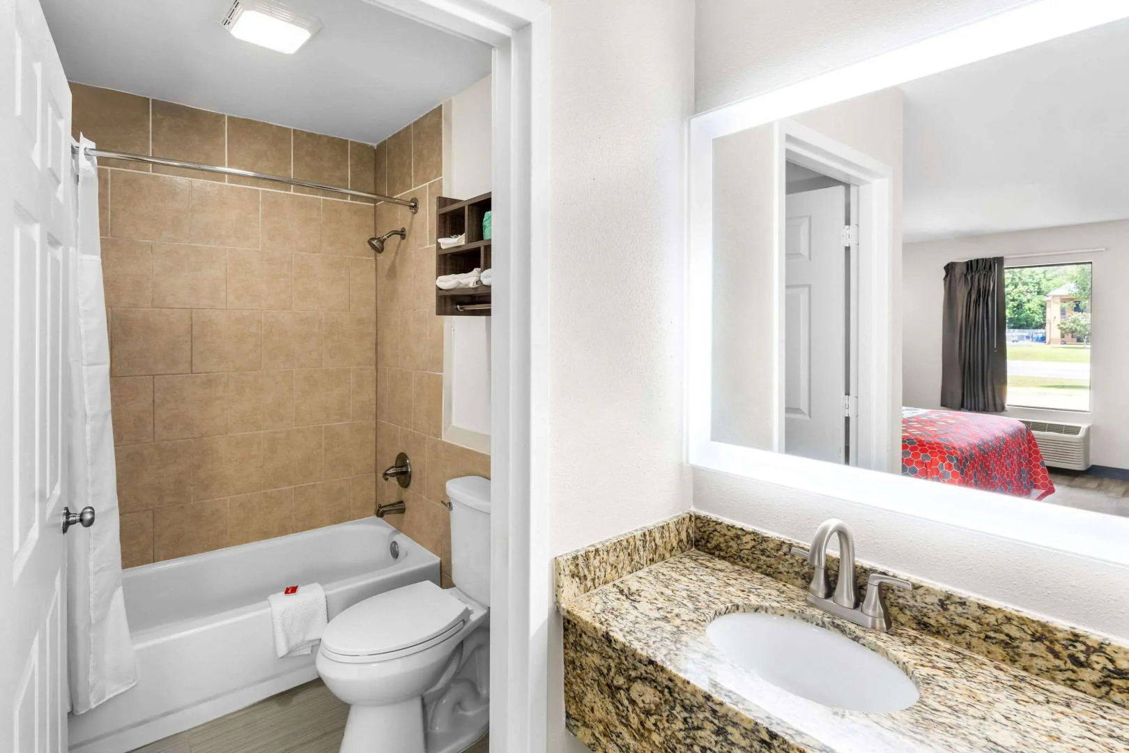 Econo Lodge Inn & Suites Ocean Springs - Biloxi