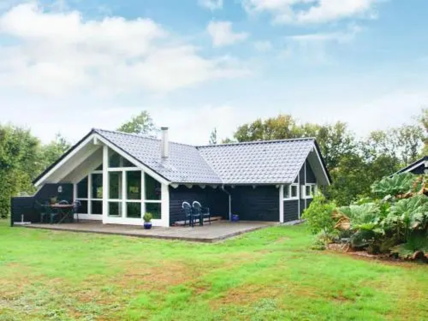 Three-Bedroom Holiday home in Tarm 5