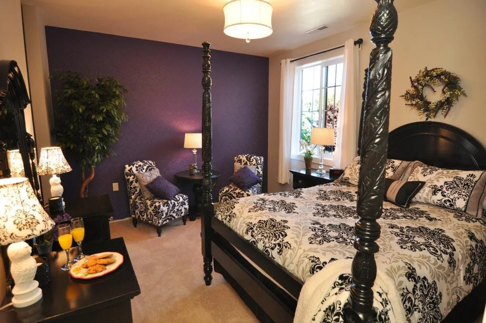 Lake's Edge Tuscan Lodge