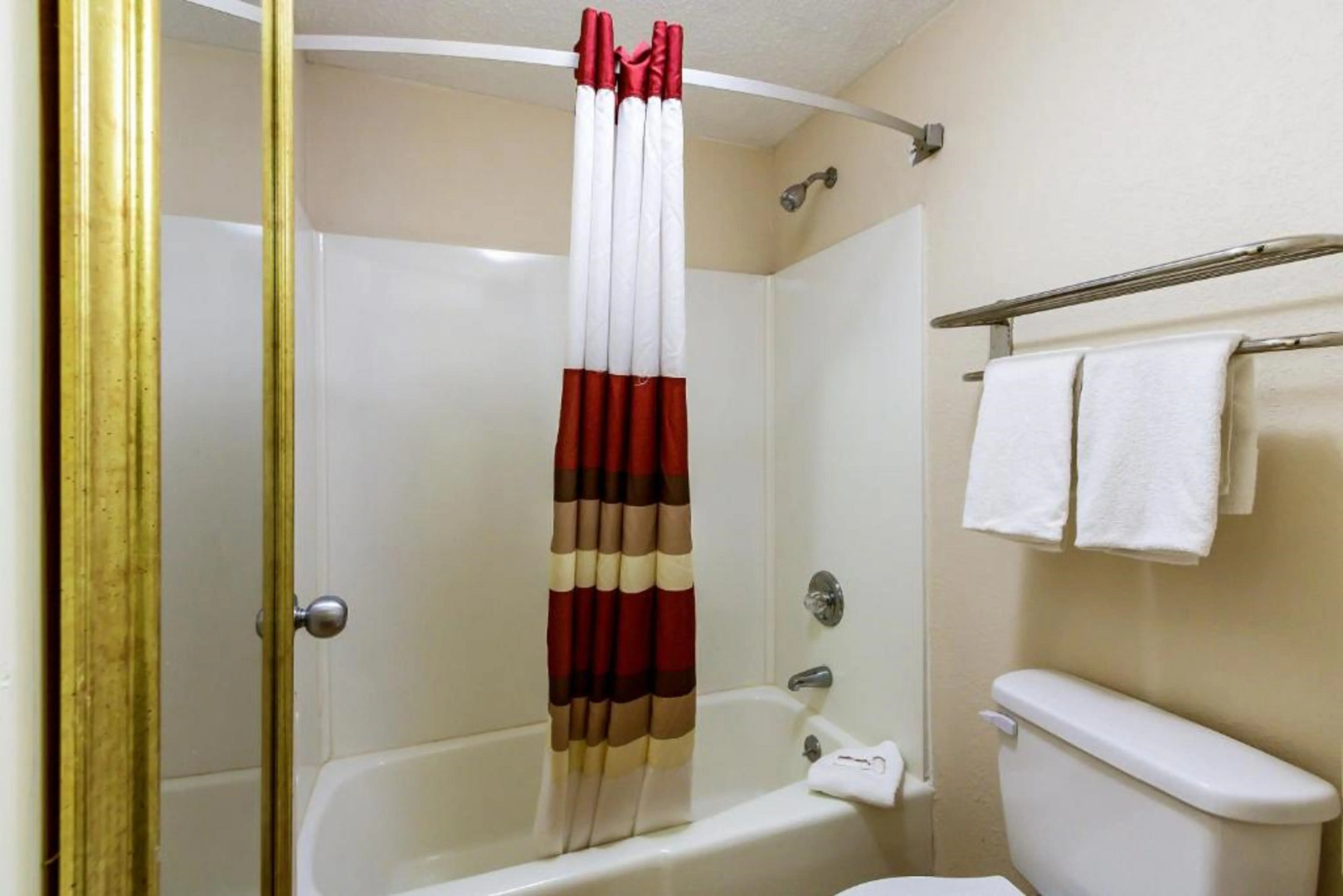 Red Roof Inn & Suites Statesboro - University