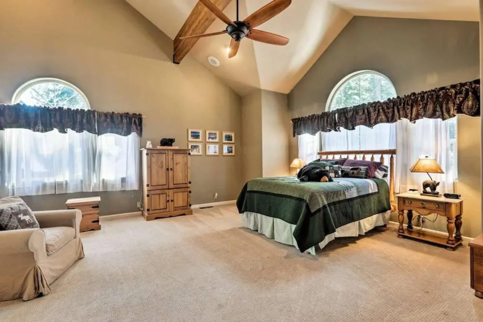 Large Home in Central Truckee With Private Hot Tub