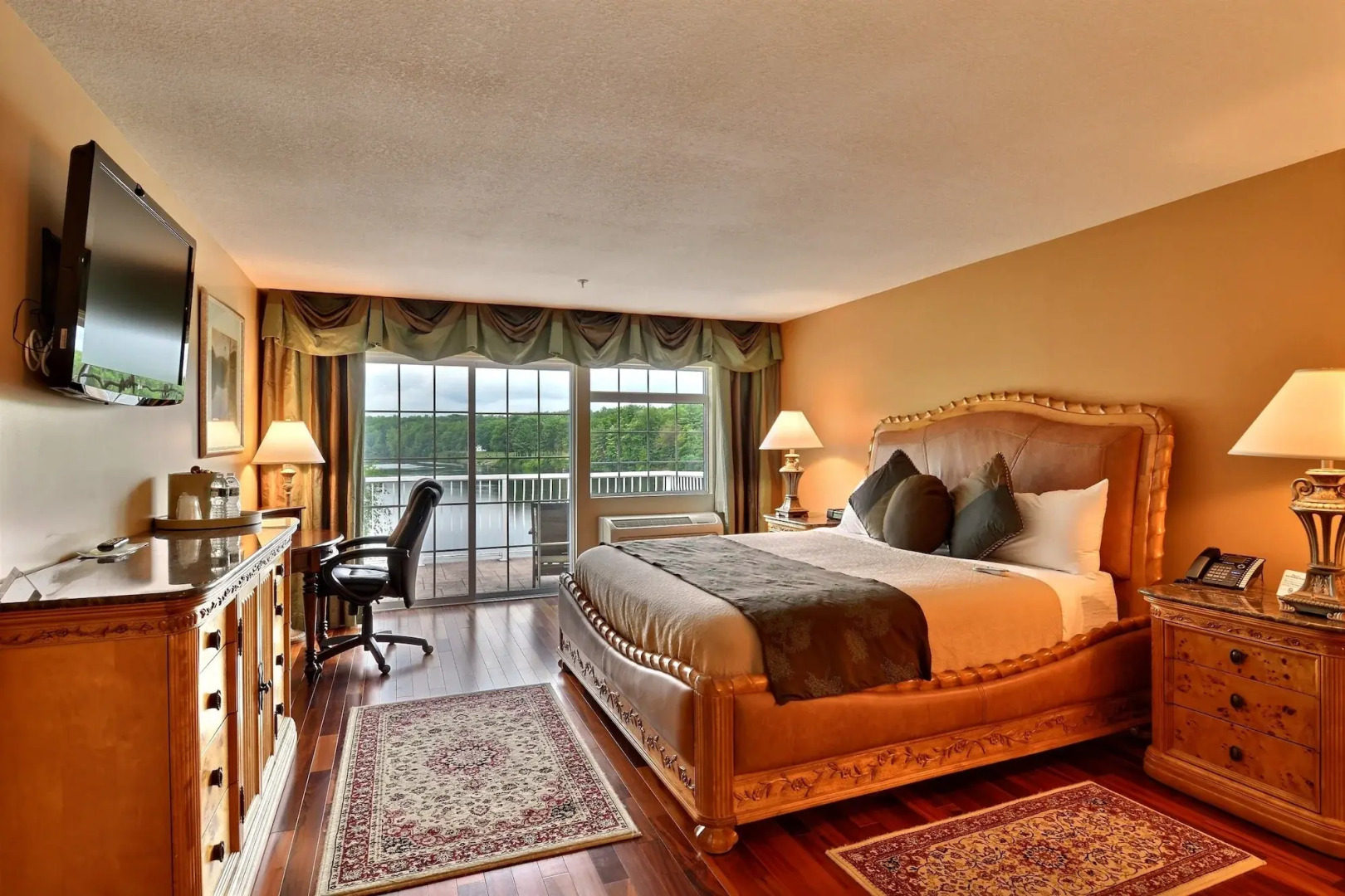 Riverside Hotel, an Ascend Collection Hotel