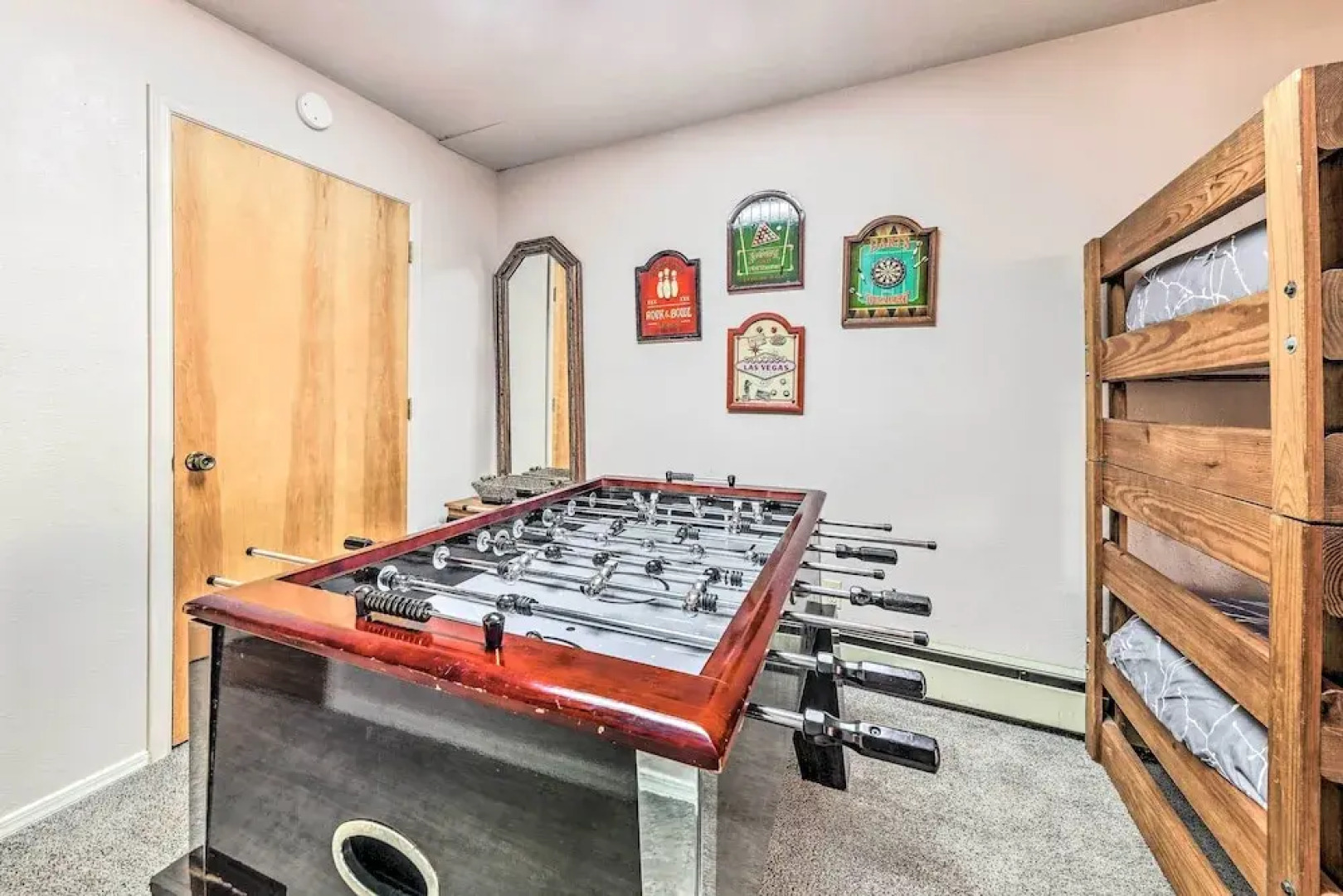 Dog-friendly Alto Escape w/ Hot Tub + Foosball!