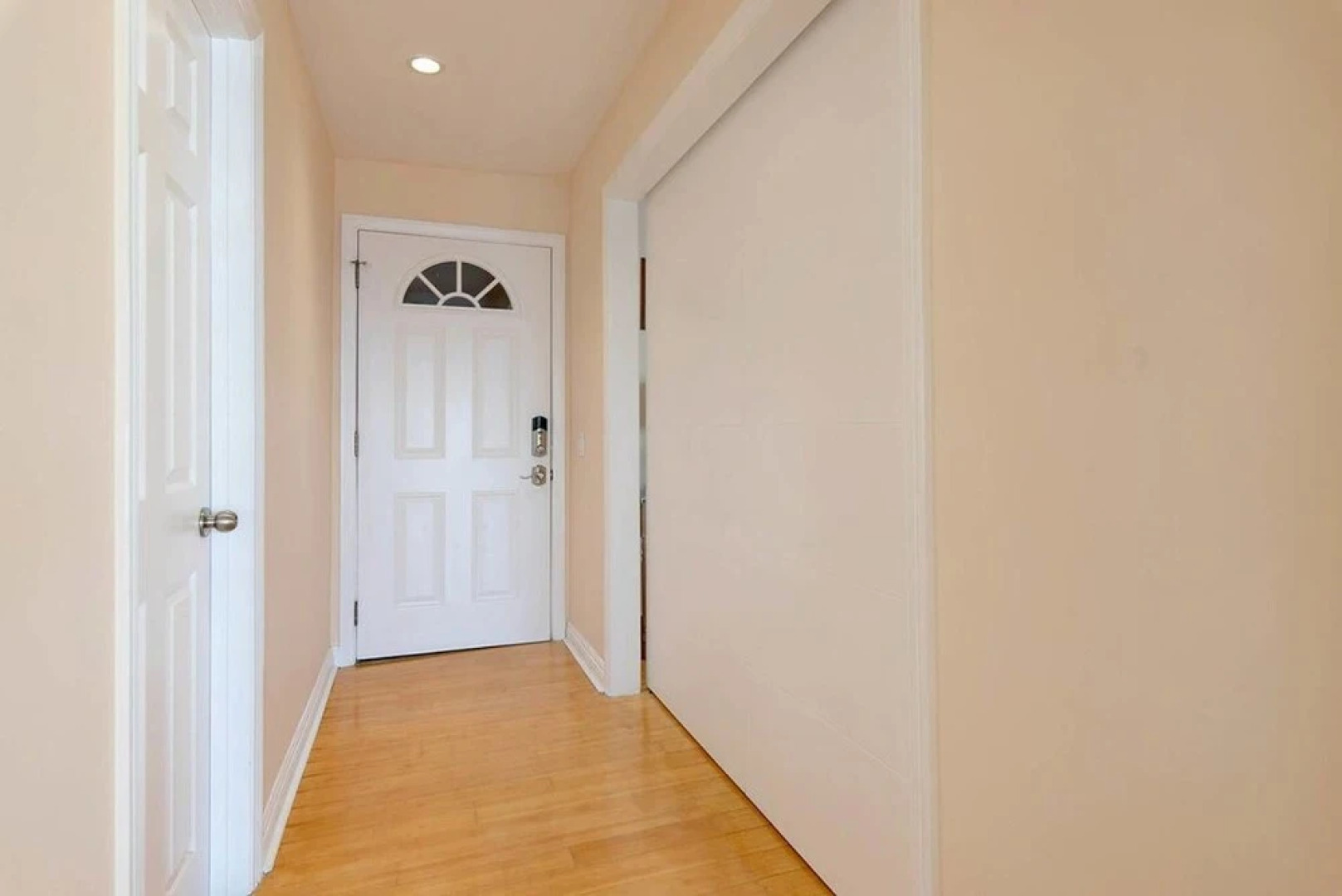 Oceanfront Malibu Beach House 1 bdr 4 Sleeps