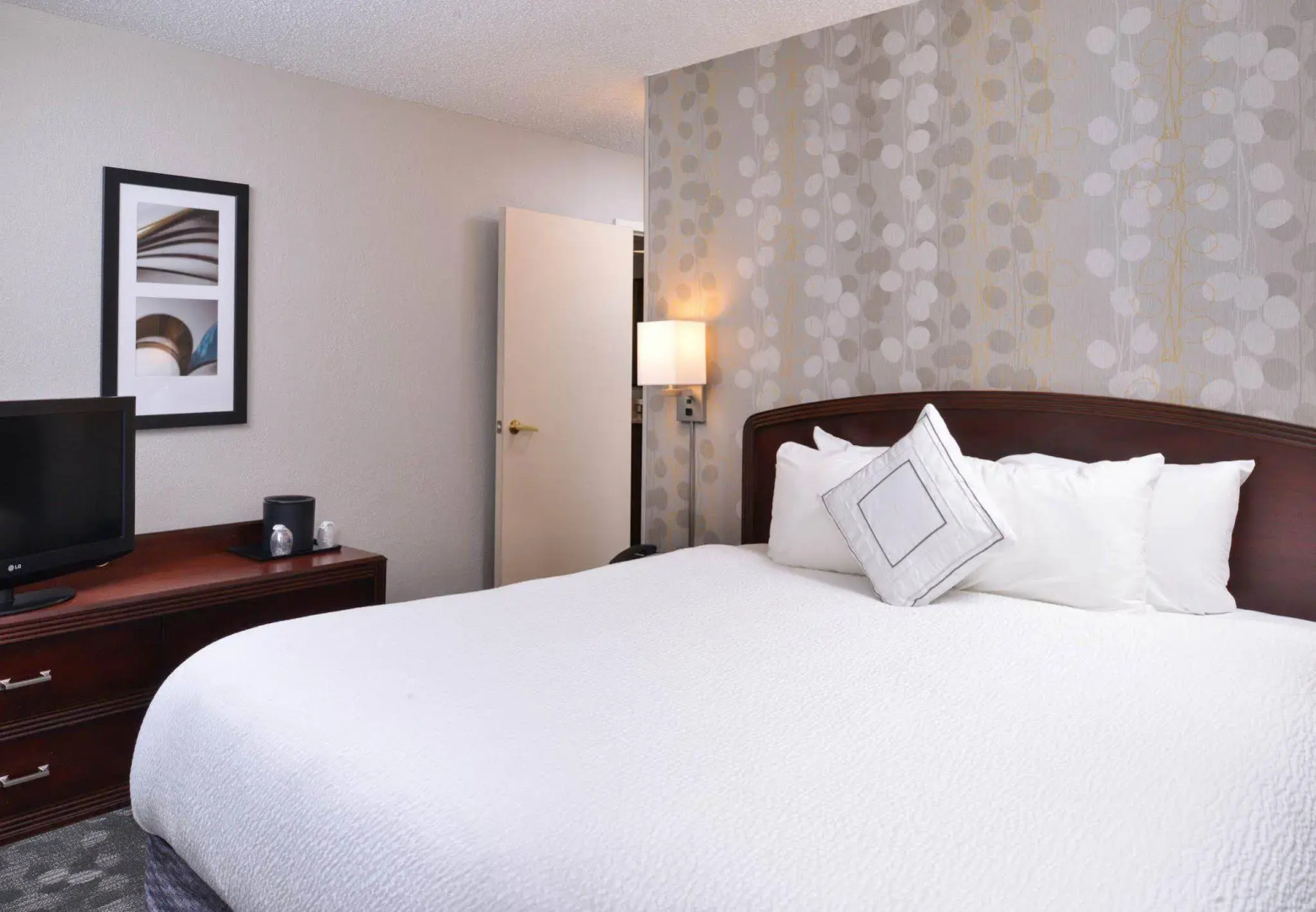 Courtyard by Marriott Charlotte/Matthews