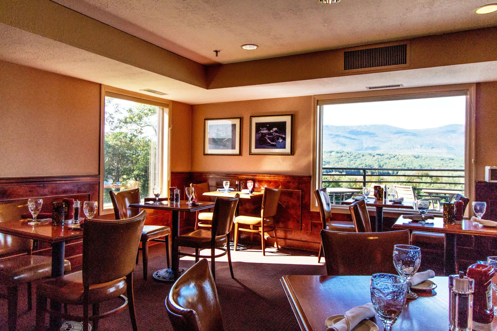 Red Jacket Mountain View Hotel