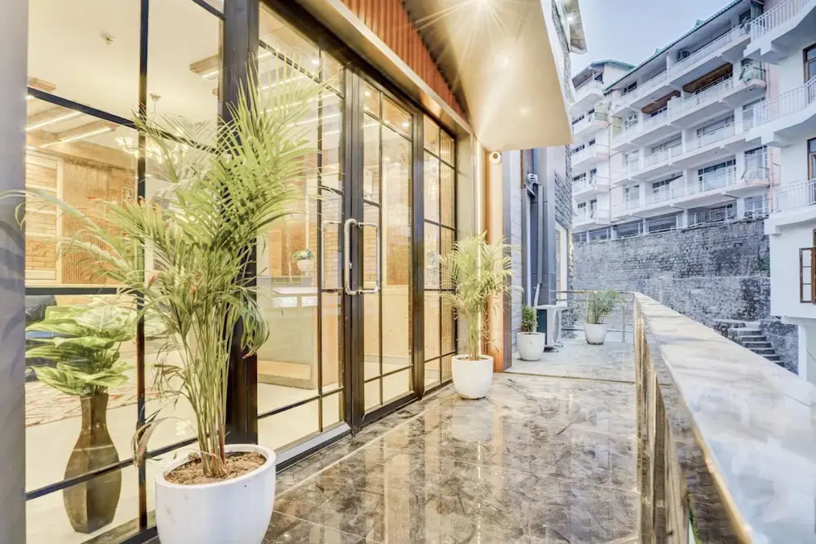 Alaya Stays Serene Woods Hotel Near Mall Road