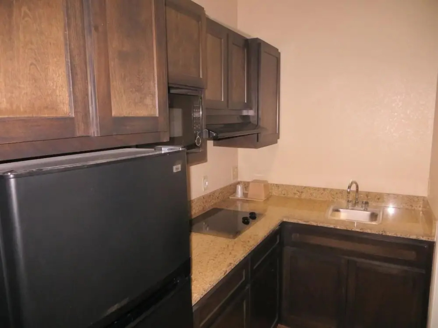 Scottish Inn & Suites