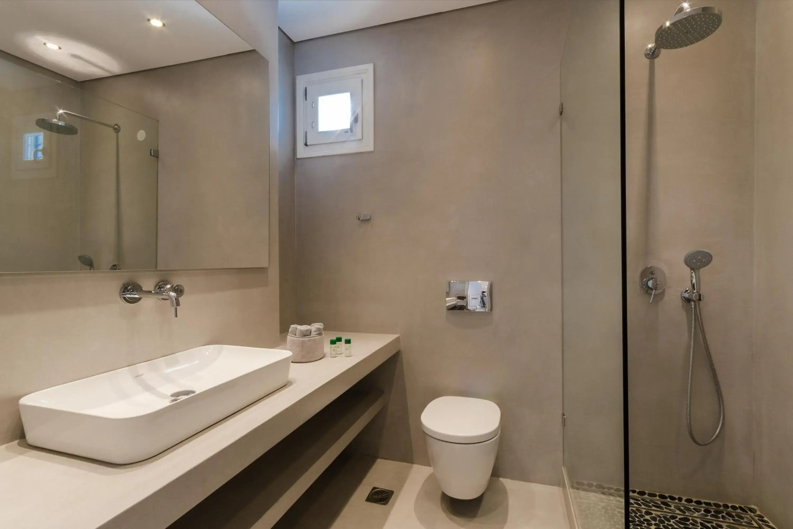 Alexandros Suites & Apartments