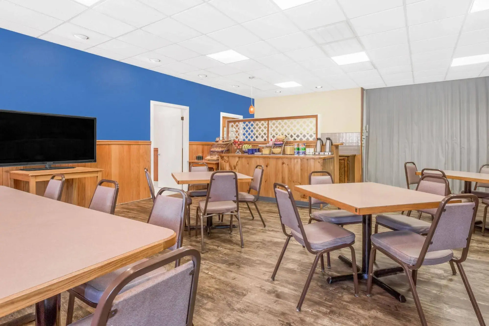 Days Inn by Wyndham West Jefferson