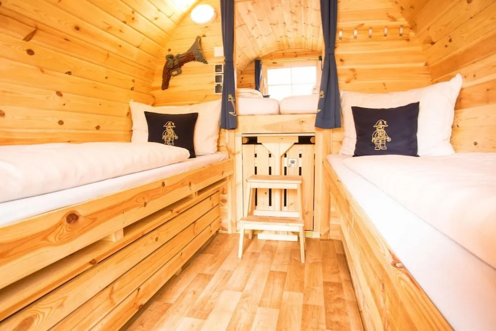 LEGOLAND Wilderness Barrels & Cabins