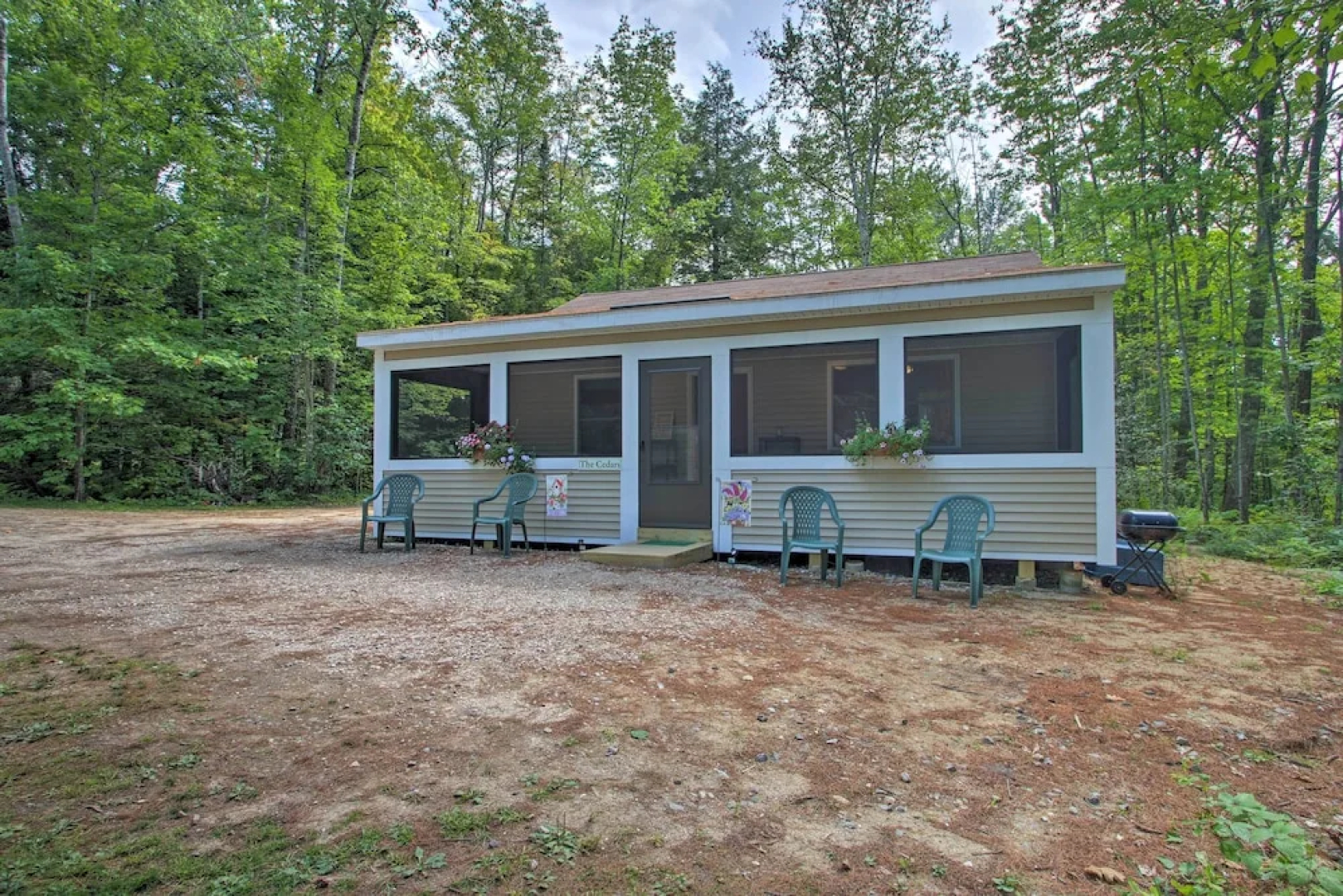 'the Cedars' Cabin w/ Beach Access on Panther Pond