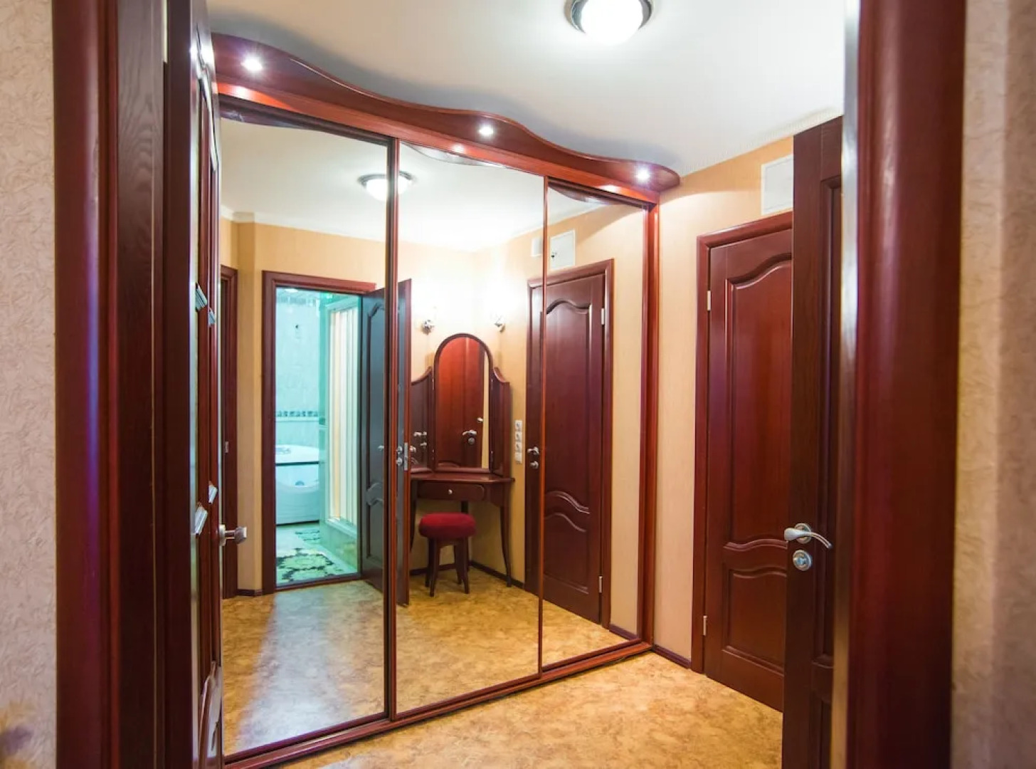 Королевский «люкс» у озера