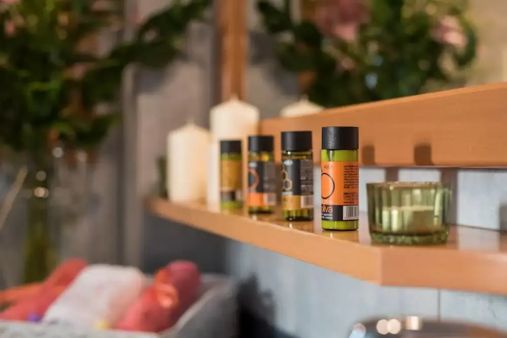 Steps to the Beach Spacious Home-Parking