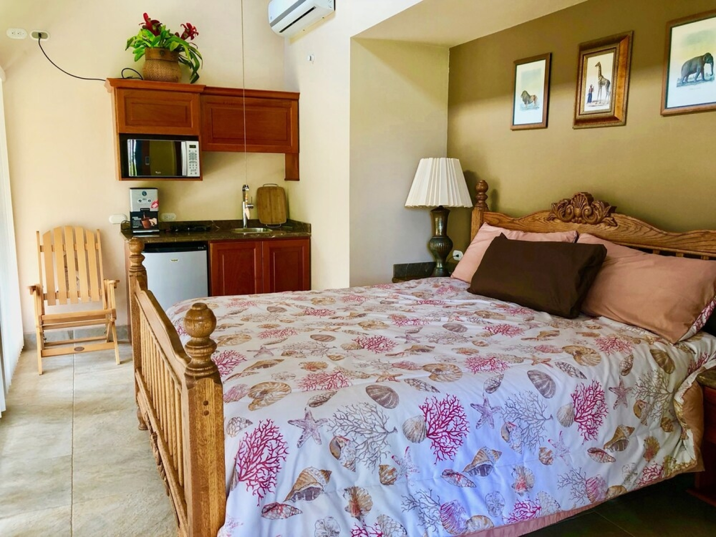 Beach Vacation Home, Private Tango Mar Resort area for 15 guests