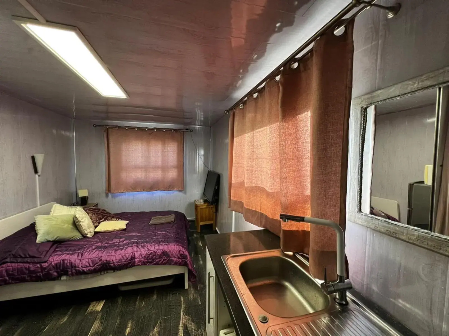 The Caduceus - Private Cabins